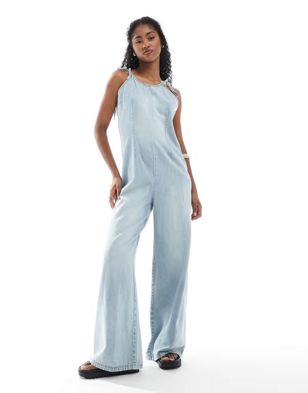 モンキ レディース トップス ジャンプスーツ デニム ホルター Monki lightweight denim halter neck jumpsuit wash Light Blue ブルー