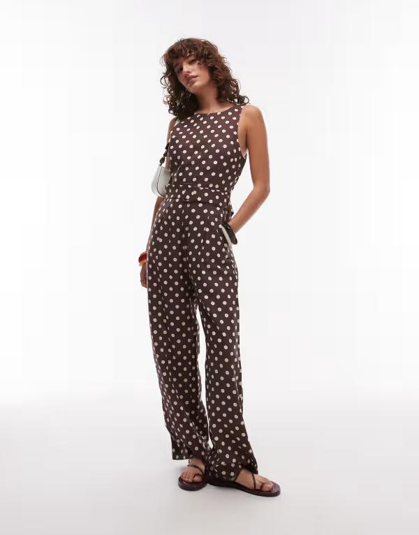 【送料無料】 マンゴ レディース ジャンプスーツ トップス Mango straight leg high neck jumpsuit in brown polka dots BROWN
