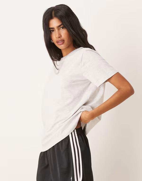 エイソス レディース トップス Tシャツ レギュラーフィット シャツ ASOS DESIGN regular fit T-shirt i..