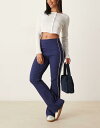 【送料無料】 エイソス レディース カジュアルパンツ ボトムス ASOS DESIGN rib knit kick flare pants with piping in navy and cream Navy and cream