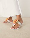 【送料無料】 エイソス レディース サンダル シューズ ASOS DESIGN Flutter orchid flower jelly flip flop sandals in white WHITE