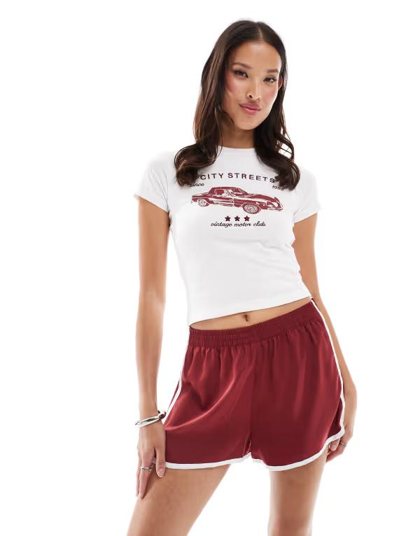 シンプルで洗練されたデザイン／Burgundyが映えるデザイン／オンリーらしい品の良さ オンリー レディース ボトムス ハーフパンツ・ショーツ ショートパンツ サテン ONLY satin running shorts Burgundy バーガンディ