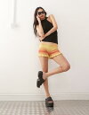 【送料無料】 モンキ レディース ハーフパンツ・ショーツ ボトムス Monki knit shorts with lettuce hem in red and yellow space dye stripe Red