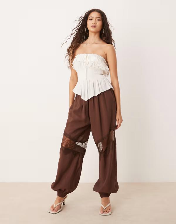 エイソス レディース ボトムス ハーフパンツ・ショーツ パンツ レース ASOS DESIGN lace insert harem pants in chocolate Chocolate チョコレート