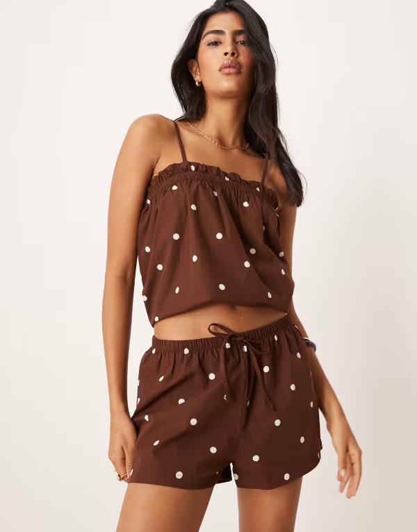 エイソス レディース ボトムス ハーフパンツ・ショーツ ドット ショートパンツ ASOS DESIGN pull on micro shorts in chocolate polka dots Chocolate Polka Dot チョコレート