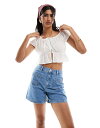 【送料無料】 ミスセルフフリッジ レディース ハーフパンツ・ショーツ ボトムス Miss Selfridge patch pocket denim short in mid wash Mid Wash(4)