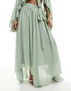 【送料無料】 ティエフエヌシー レディース スカート ボトムス TFNC maxi skirt in sage green - part of a set Sage Green