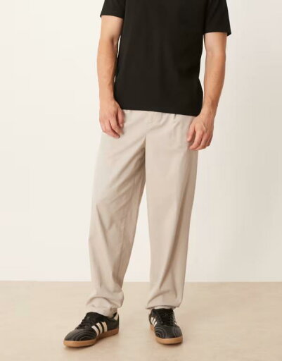【送料無料】 エイソス メンズ カジュアルパンツ ボトムス ASOS DESIGN carrot fit smart chino pants in stone Dove