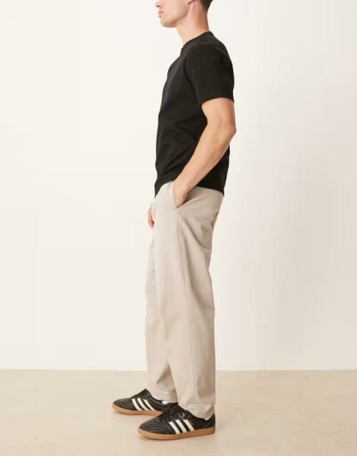 【送料無料】 エイソス メンズ カジュアルパンツ ボトムス ASOS DESIGN carrot fit smart chino pants in stone Dove