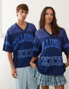 【送料無料】 コルージョン レディース Tシャツ トップス COLLUSION Unisex soccer jersey in navy blue with print and applique detail BLUE