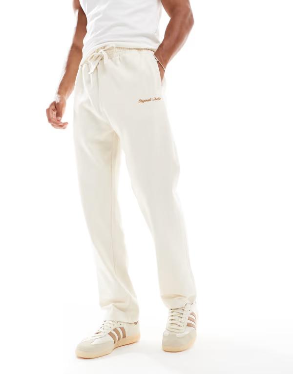 ジャック アンド ジョーンズ メンズ ボトムス カジュアルパンツ リラックスフィット パンツ スウェットパンツ Jack & Jones relaxed fit sweatpants in cream Antique White ホワイト