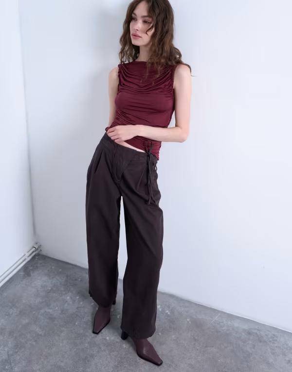 トップショップ レディース ボトムス カジュアルパンツ パンツ Topshop casual barrel leg pants in chocolate Choc チョコレート