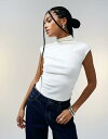 【送料無料】 エイソス レディース ベスト トップス ASOS DESIGN textured knit grown on neck tank top in c...