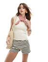 【送料無料】 ストラディバリウス レディース ベスト トップス Stradivarius racer neck tank top in yellow YELLO...