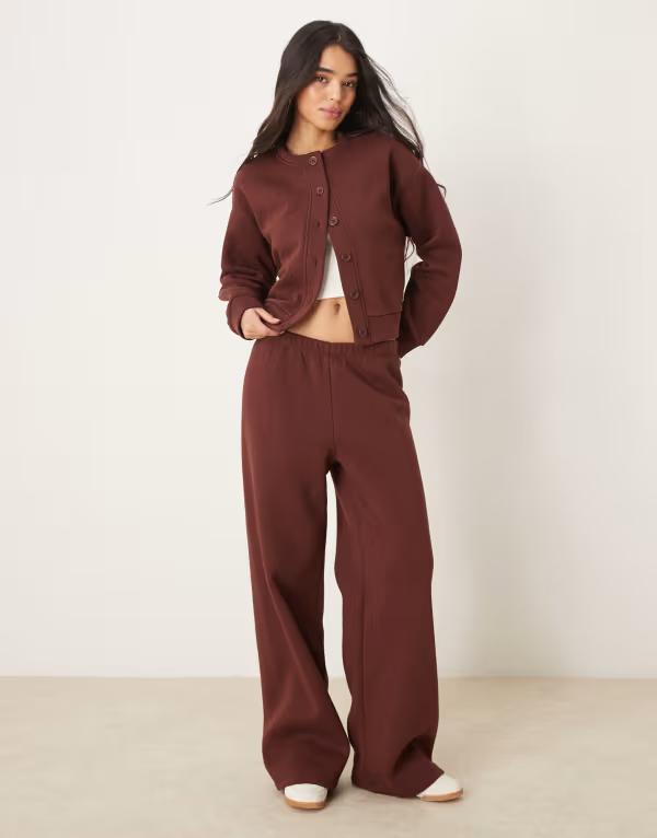 エイソス レディース ボトムス カジュアルパンツ ワイドレッグ パンツ スウェットパンツ ASOS DESIGN wide leg sweatpants in chocolate - part of a set Chocolate チョコレート