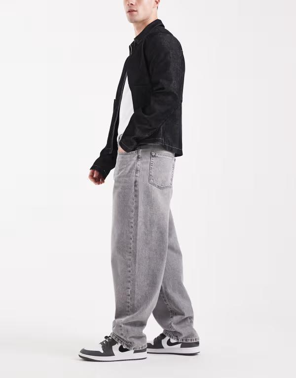 【送料無料】 オンリーアンドサンズ メンズ デニムパンツ ボトムス ONLY & SONS Fade loose fit jeans in gray Medium gray denim
