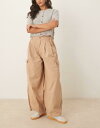 【送料無料】 エイソス レディース カジュアルパンツ ボトムス ASOS DESIGN oversized cargo pants with pleats in...