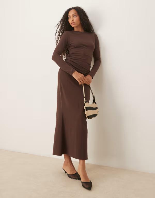エイソス レディース トップス ワンピース マキシワンピース ギャザー マキシ ASOS DESIGN long sleeve ruched drop waist dress maxi dress in chocolate Chocolate チョコレート