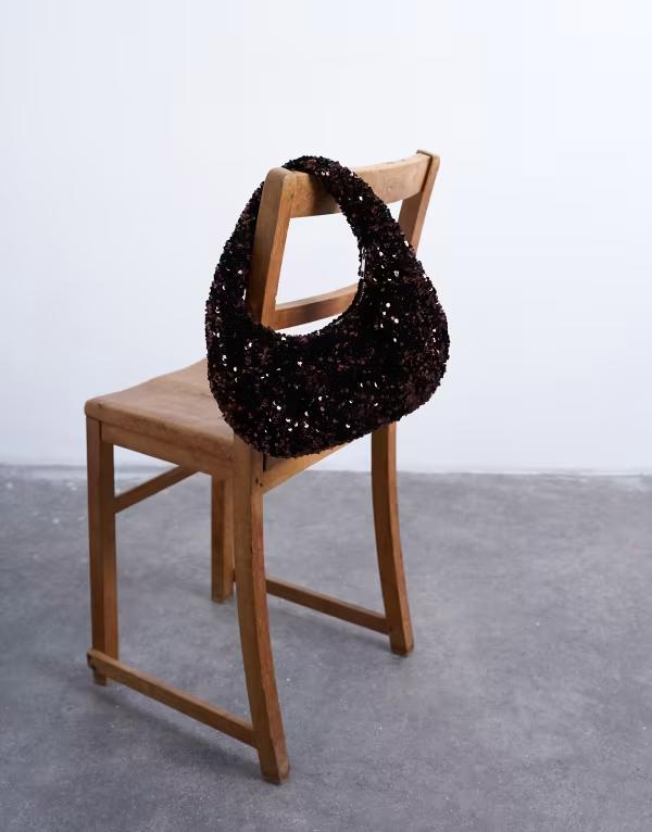 トップショップ レディース バッグ ショルダーバッグ スパンコール Topshop Santana scoop sequin shoulder bag in chocolate Chocolate チョコレート