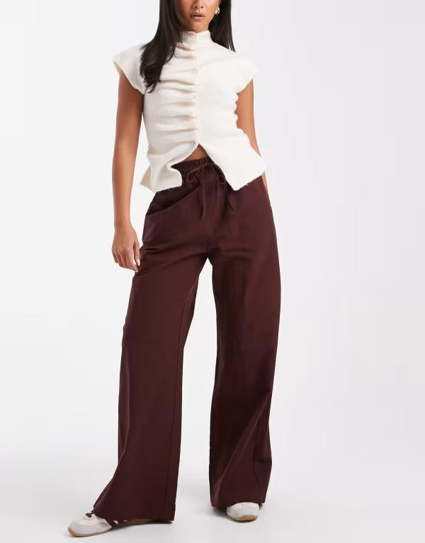 ミスセルフフリッジ レディース ボトムス カジュアルパンツ ワイドレッグ パンツ Miss Selfridge wide leg pants in chocolate Chocolate チョコレート