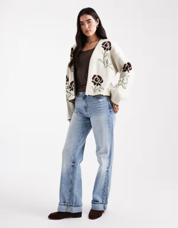 ミスセルフフリッジ レディース アウター カーディガン フラワー柄 フラワー Miss Selfridge floral edge to edge cardigan in cream and chocolate Buttermilk クリーム