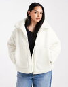 【送料無料】 オンリーカーブ レディース ジャケット・ブルゾン アウター ONLY Curve teddy borg jacket in white WHITE