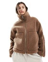 【送料無料】 オンリー レディース ジャケット・ブルゾン アウター ONLY slouchy teddy jacket in light brown BROWN
