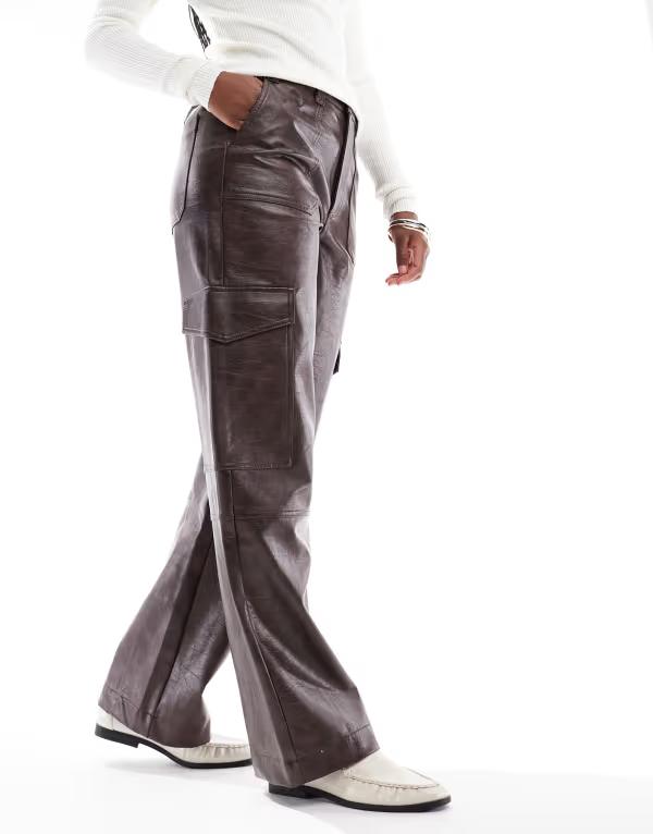エイソス レディース ボトムス カジュアルパンツ パンツ レザー フェイクレザー ASOS DESIGN cargo utility pants in faux leather in washed chocolate WASHED CHOCOLATE チョコレート