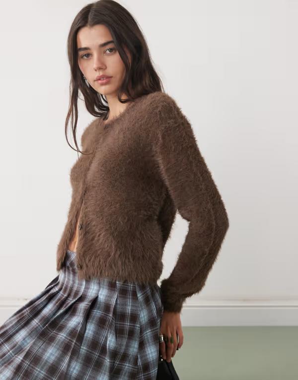 ノイジーメイ レディース アウター カーディガン Noisy May fluffy cardigan in chocolate Chocolate Brown ブラウン