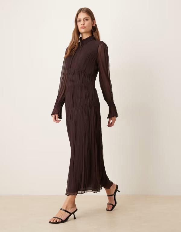 マンゴ レディース トップス ワンピース ティアード シフォン ハイネック マキシワンピース マキシ Mango high neck long sleeve chiffon tiered maxi dress in chocolate Chocolate チョコレート