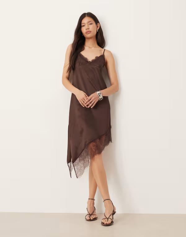 エイソス レディース トップス ワンピース アシンメトリー レーストリム マキシワンピース サテン レース マキシ ASOS DESIGN satin lace trim asymmetric hem maxi dress in chocolate Chocolate チョコレート