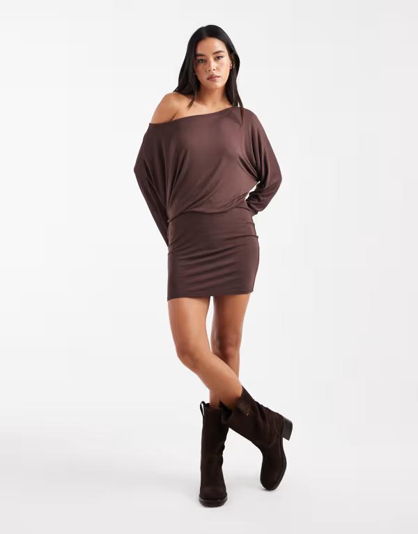エイソス レディース トップス ワンピース ミニワンピース ミニ ASOS DESIGN fallen shoulder slouchy batwing mini dress in chocolate Choc チョコレート