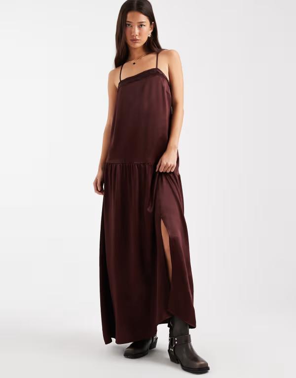 ミスセルフフリッジ レディース トップス ワンピース マキシワンピース サテン マキシ Miss Selfridge scallop edge satin maxi dress in chocolate BROWN ブラウン