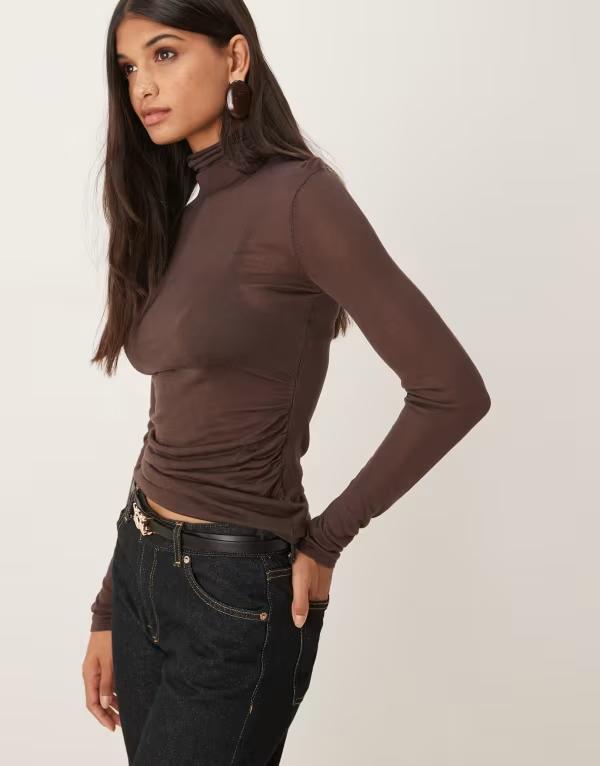 エイソス レディース アウター ニット・セーター ハイネック ギャザー ASOS DESIGN soft touch ruched side high neck top Chocolate チョコレート