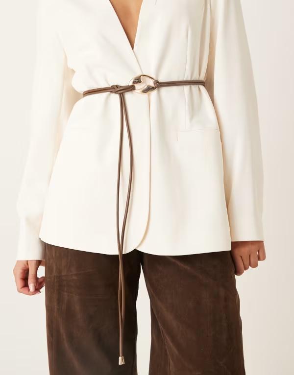 エイソス レディース アクセサリー ベルト ASOS DESIGN waist and hip loop detail belt in chocolate with gold buckle Chocolate チョコレート