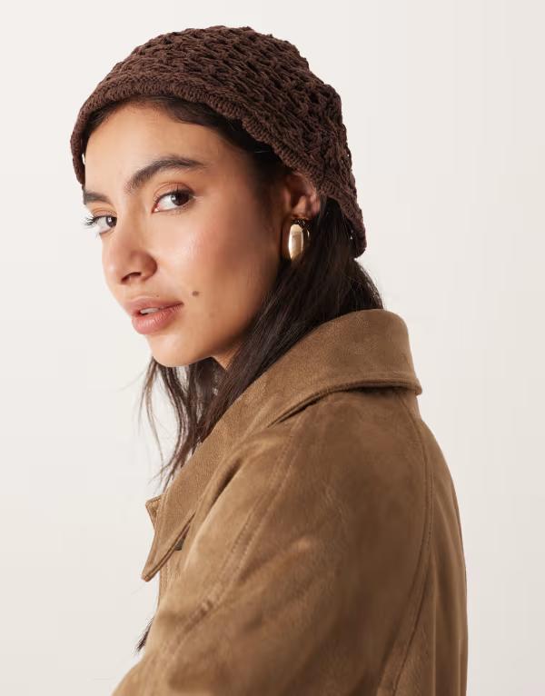 エイソス レディース アクセサリー 帽子 ニット ASOS DESIGN knit crochet hat in chocolate BROWN ブラウン