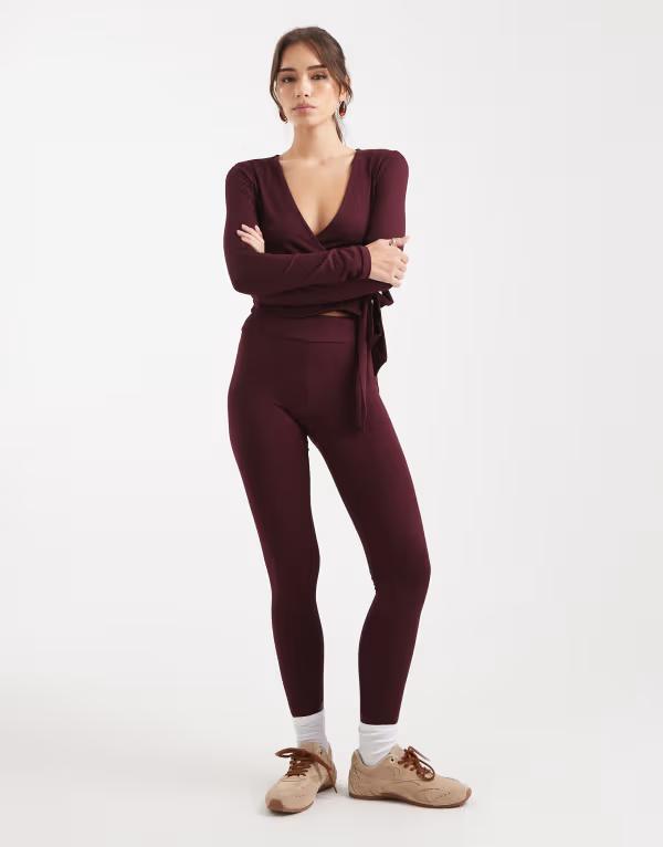 ミスセルフフリッジ レディース ボトムス レギンス Miss Selfridge sculpted leggings in plum Plum プ..