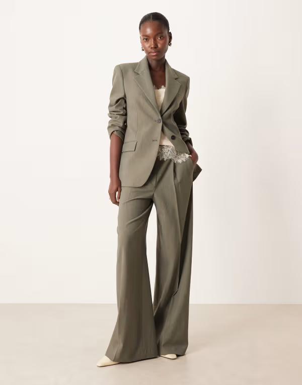 マンゴ レディース ボトムス カジュアルパンツ プリーツ パンツ Mango Napoli pleated front relaxed pants - part of a set GREEN グリーン