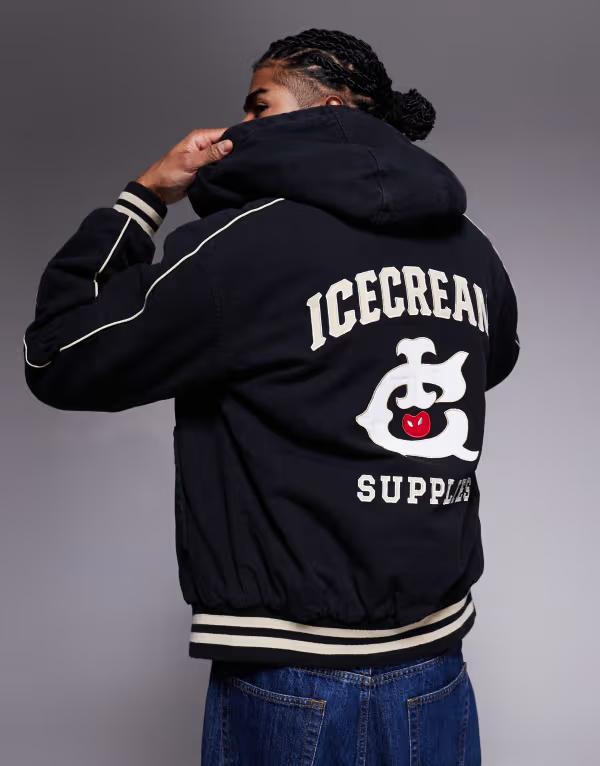■アウターサイズ USサイズ｜胸囲(cm) サイズ | 胸囲 | ウェスト| ウエスト(inc) XXS | 約84cm | 約69cm | 27inc XS | 約88cm | 約73cm | 28-29inc S | 約94cm | 約78cm | 30-31inc M | 約100cm | 約83cm | 32-33inc L | 約106cm | 約88cm | 34-35inc XL | 約112cm | 約96cm | 36-38inc XXL | 約118cm | 約108cm | 42-44inc ■ブランド ICECREAM (アイスクリーム)■商品名 ICECREAM hooded lined worker jacket in black with embroidered logo■商品は海外よりお取り寄せの商品となりますので、お届けまで10日-3週間前後お時間頂いております。 ■ブランド・商品・デザインによって大きな差異がある場合があります。 ■あくまで平均的なサイズ表ですので「目安」として参考にしてください。 ■お届けの商品は1枚目のお写真となります。色展開がある場合、2枚目以降は参考画像となる場合がございます。 ■只今、一部を除くすべて商品につきまして、期間限定で送料無料となります。 ※沖縄・離島・一部地域は追加送料(3,300円)が掛かります。