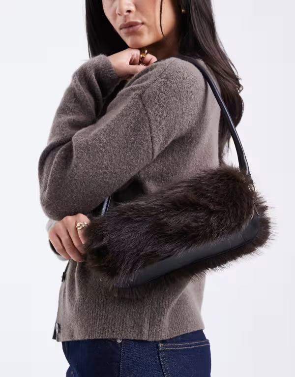 エイソス レディース バッグ ASOS DESIGN faux fur shoulder bag in chocolate チョコレート