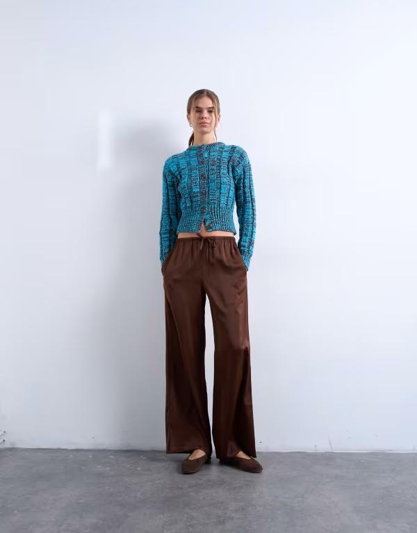 トップショップ レディース ボトムス カジュアルパンツ ワイドレッグ サテン Topshop satin tie waist wide leg pants in chocolate チョコレート