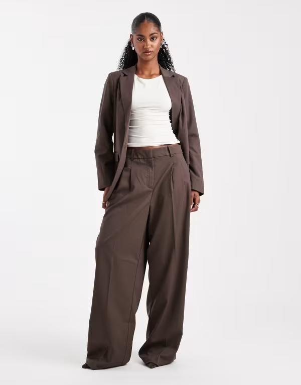 ヴェロモーダ レディース ボトムス カジュアルパンツ Vero Modad fitailored pants in chocolate - part of a set Chocolate Brown ブラウン
