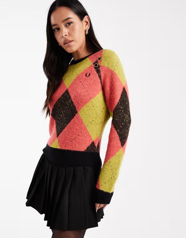 フレッドペリー レディース アウター ニット・セーター Fred Perry argyle sweater in multi FLAMINGO TAN タン