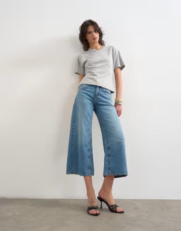 トップショップ レディース ボトムス デニムパンツ ジーンズ Topshop light weight wide crop jeans in bleach MID BLUE ブルー
