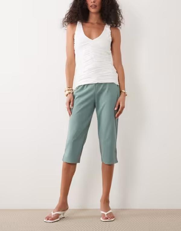 エイソス レディース ボトムス カジュアルパンツ サイドスリット キャップ ASOS DESIGN capri pants with side slit in duck egg DUCKEGG