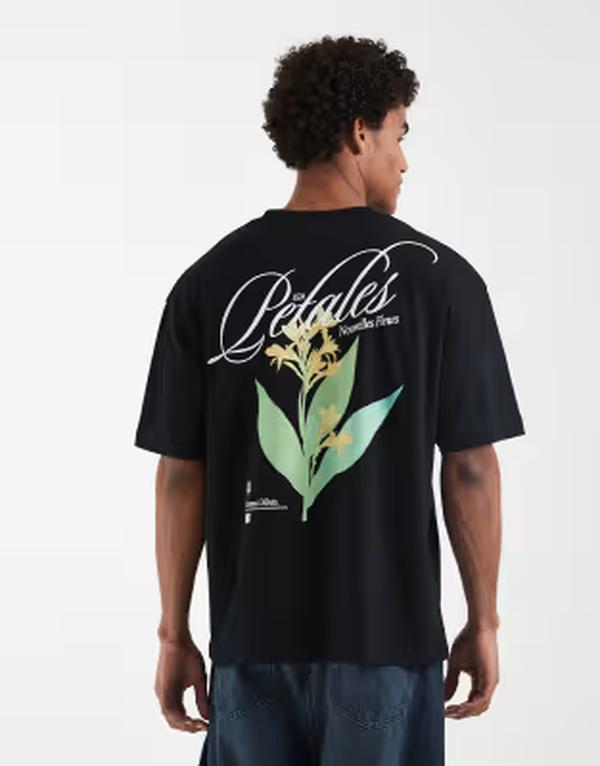 エイソス メンズ トップス Tシャツ フラワー柄 刺繍 フラワー グラフィック ASOS DESIGN oversized T-shirt with embroide red floral graphic Black ブラック