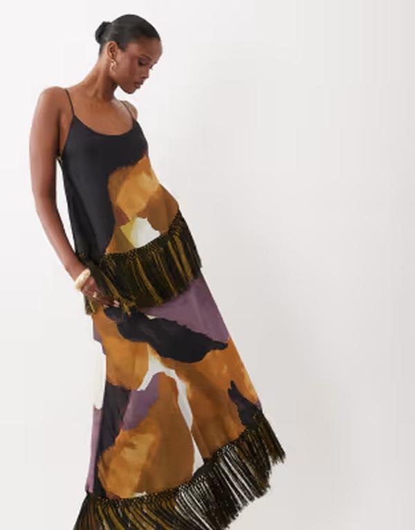 エイソス レディース トップス ワンピース プリント サテン マキシ フリンジ ASOS DESIGN double tier laye red two tone fringe satin cami maxi dress in abstract print Abstract print