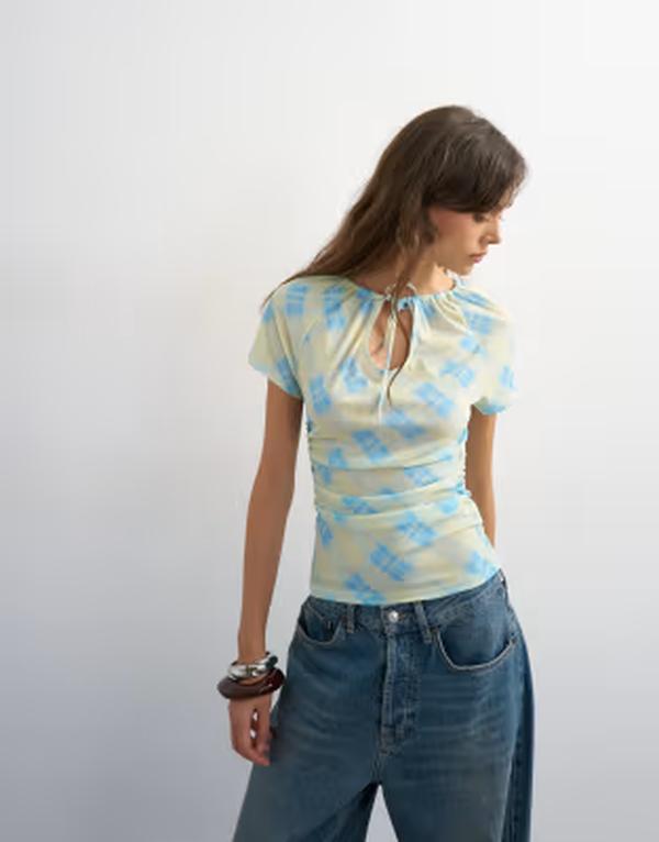 トップショップ レディース トップス Tシャツ メッシュ Topshoplaid mesh key hole detail short sleeve top blue ブルー