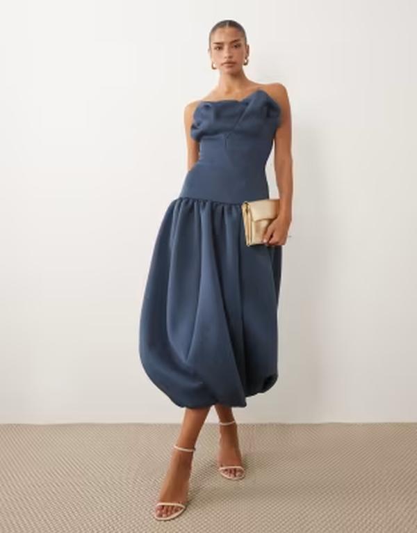 エイソス レディース トップス ワンピース ミディ スキューバ デニム ASOS DESIGN scrunched bandeau bubble hemidi dress in denim blue scuba-style fabric Blue ブルー