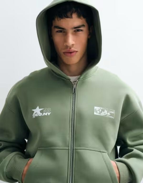 エイソス メンズ アウター パーカー・スウェット フルジップリント スキューバ ASOS DESIGN relaxed boxy zip throughoodie in scuba-style fabric with print MID GREEN グリーン